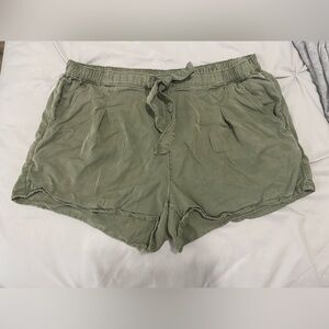 Aerie olive green pull on light weight shorts